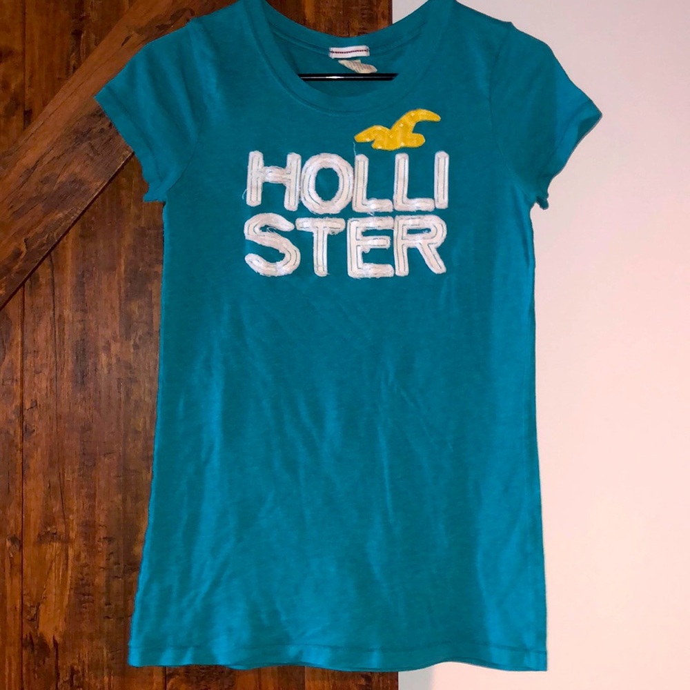 Hollister Teal Graphic Top